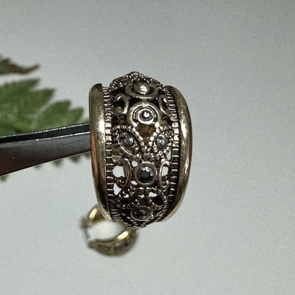 Wide Tapered Earrings - Picture 5 of 7